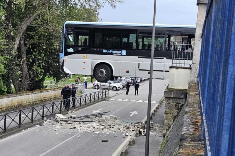 accident bus meaux gare