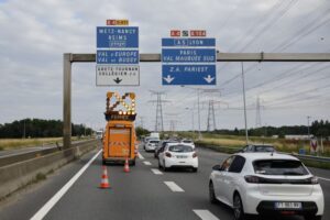 accident avion autoroute a4